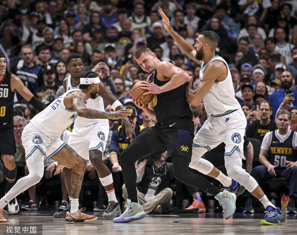 与社会之间 与社会之间