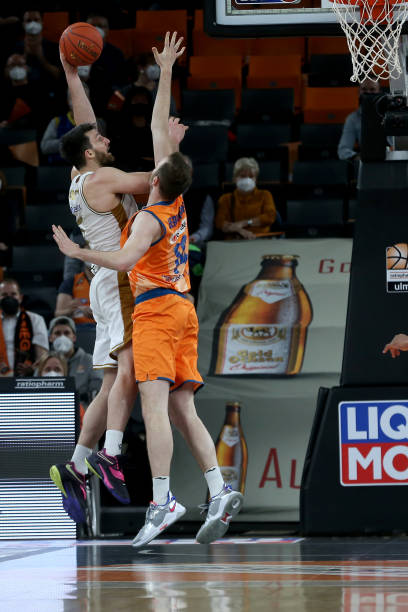 随着时间的 随着时间的